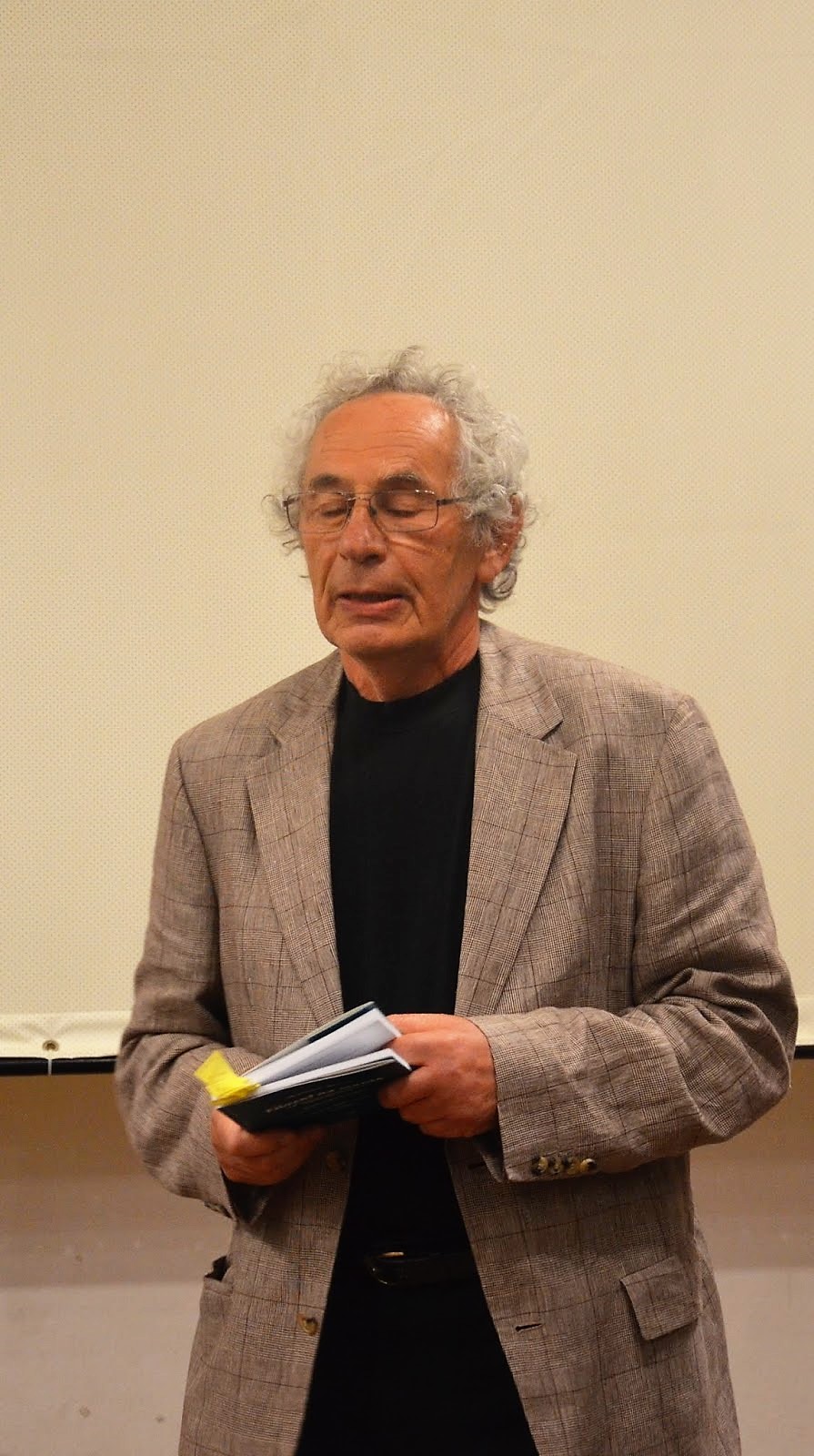 "Poczucie przyjemności posiadania jest zmienne, jak wiele innych uczuć w życiu" - rozmowa z Włodzimierzem Hermanem kolekcjonerem zabytkowych wizytowników 